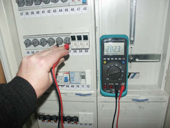 Multimeter im praktischen Einsatz